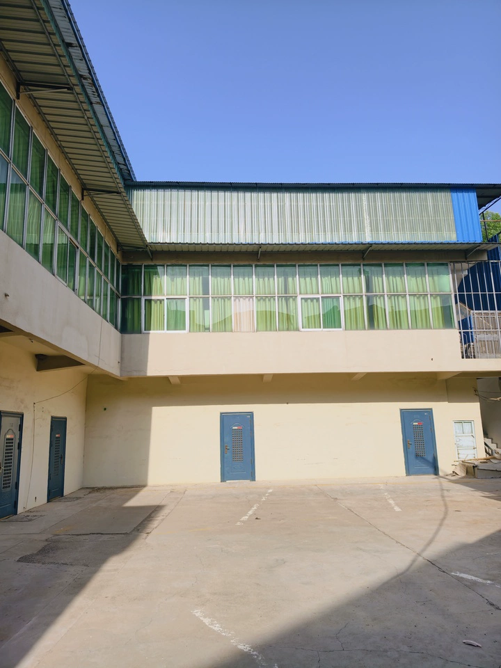 利津县 东营市利津县陈庄镇辛河路140号不动产一宗（不包含室内家具、家电、装修装饰等物品）有租赁，