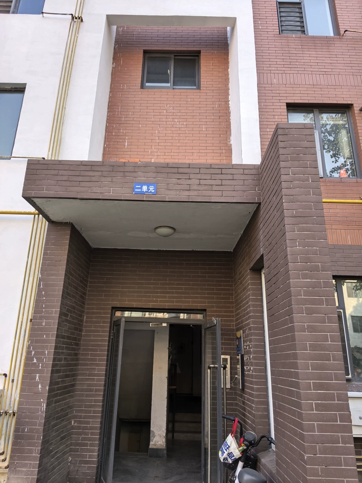 东营区 鱼台路18号格林枫景65幢2单元2-601室