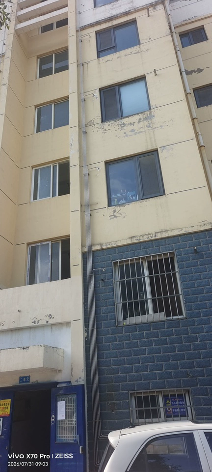 东营区 山东省东营市东营区华山路389号42幢2单元102室及其附属物（储藏室8.6平米）